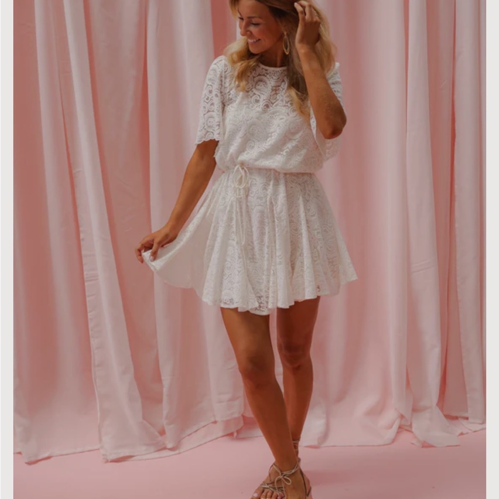 Chic White Lace Mini Dress